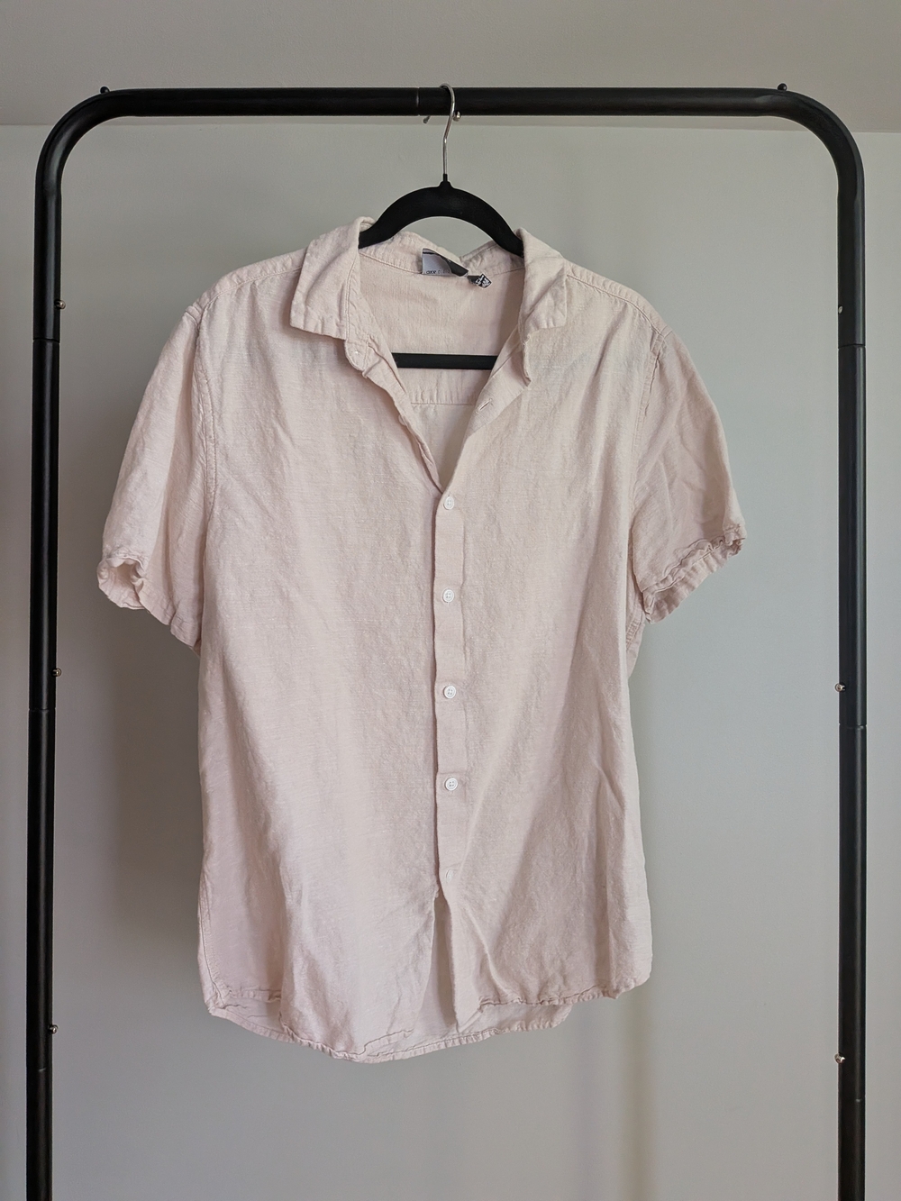 Men's Short-Sleeve Button-Up Shirt in Light Blush